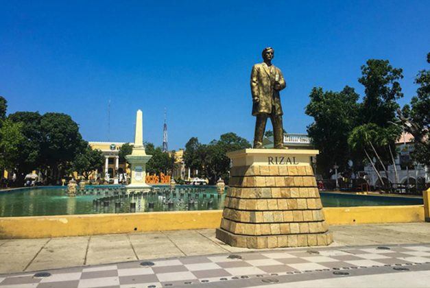 plaza salcedo vigan city monument