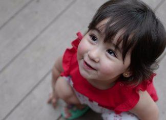 scarlet snow belo