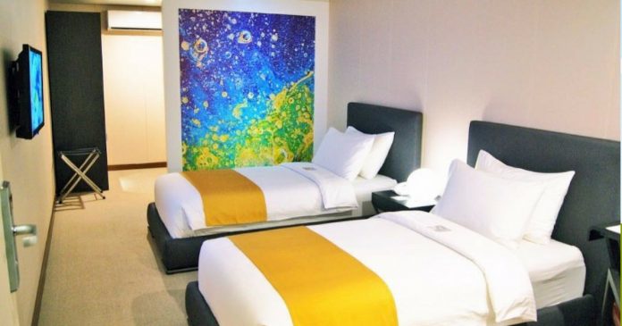 hotels near manila airport